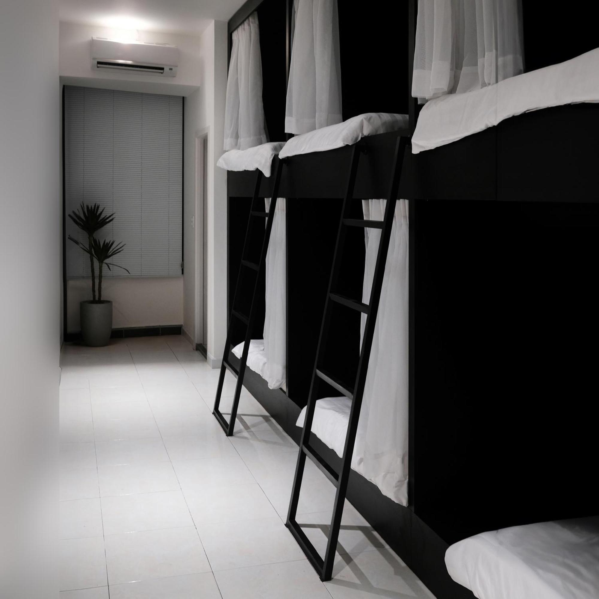 Benhouse Homestay Хошимин Экстерьер фото